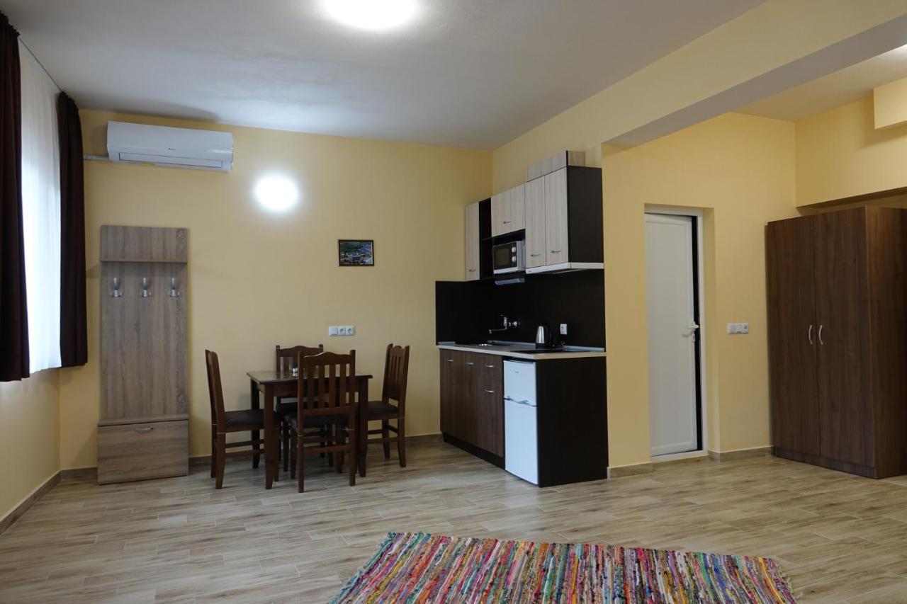 Aparthotel борник хил / Bornik Hill *